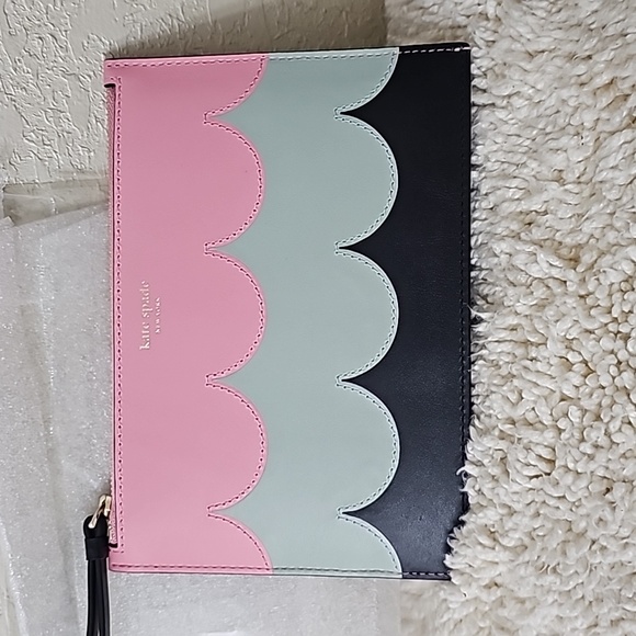 Kate Spade Intersario Scallop Wristlet - Picture 6 of 9